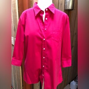 NWOT! Gorgeous Faconnable 3/4 sleeve fitted blouse!